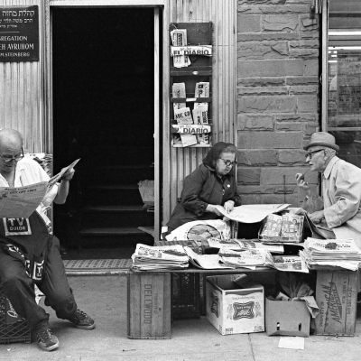 Morris Kavesh's Newsstand